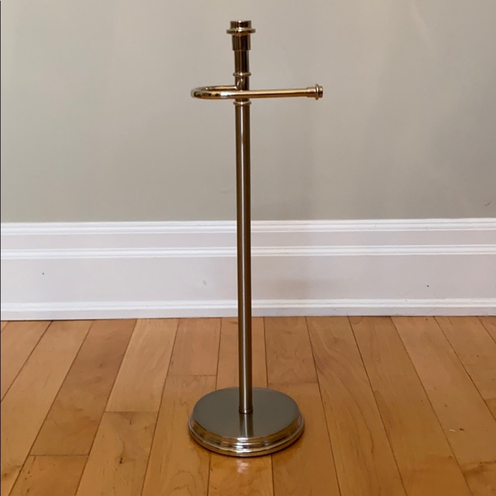 NWT 🧻 Brushed Nickle Toilet Tissue Stand